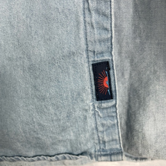 Tried & True Chambray Shirt Faherty - Picture 6 of 8